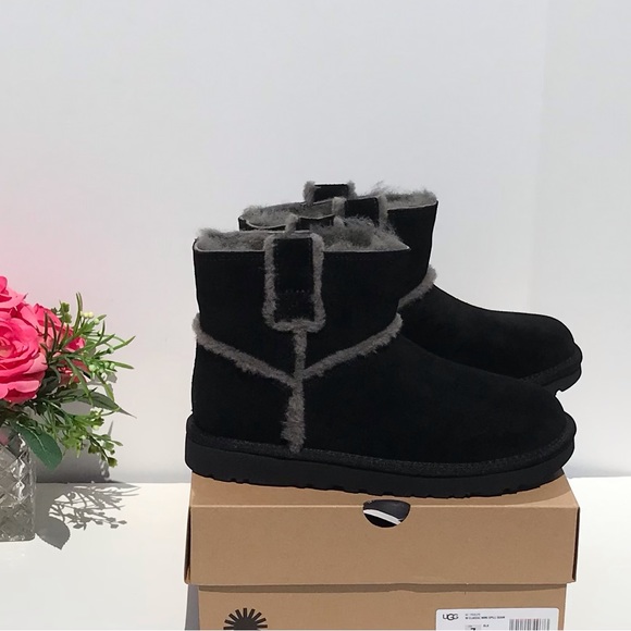 UGG Classic Mini Spill Seam - Picture 2 of 8